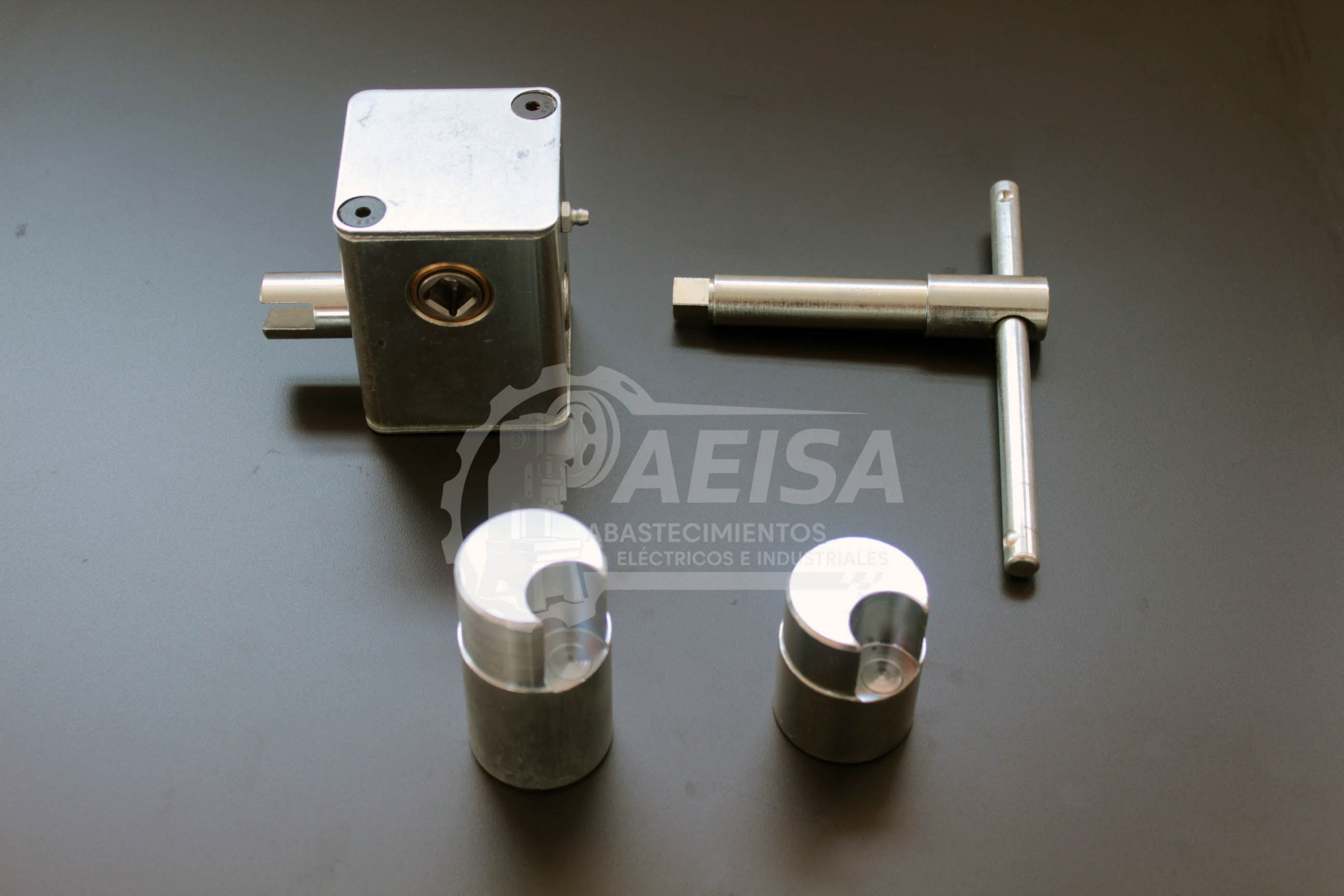 Caja tensora con maneral y ajustadores para cortina de camión